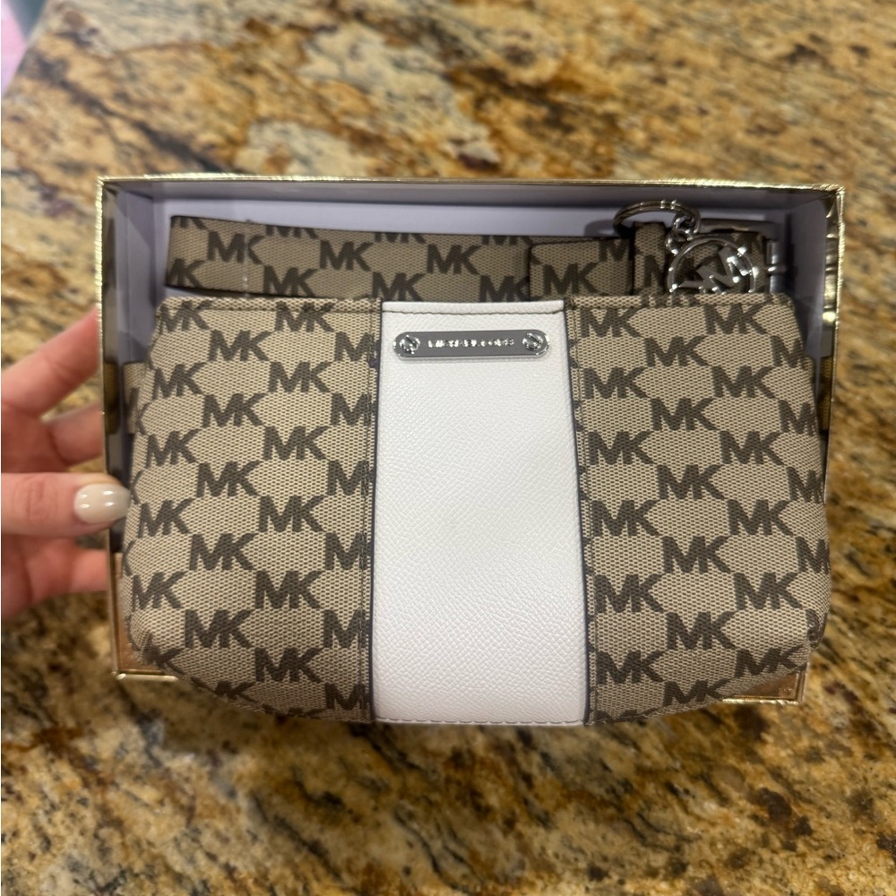Michael Kors Adjustable Belt Bag - Picture 2 of 3